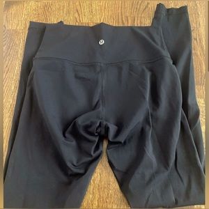Black Lululemon Leggings size 6, 28in inseam